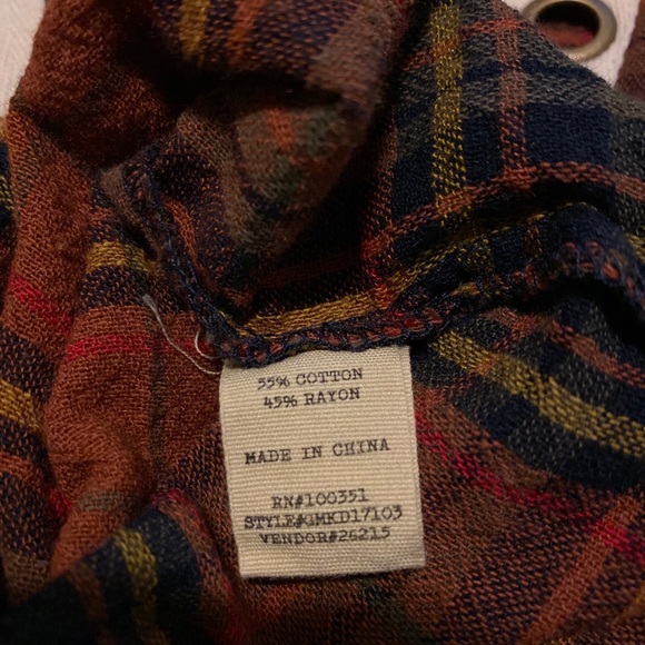 Gimmicks by BKE plaid shirt size small!🍁🍂 - Picture 6 of 7